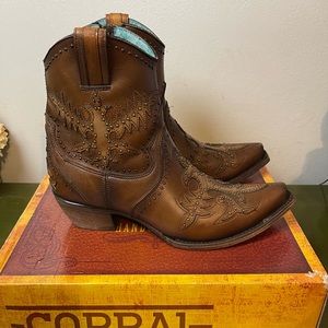 Corral Overlay & Embroidery Boots